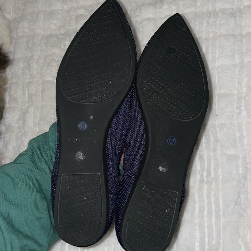 EUC Rothys Navy Blue Points 🦋 - Picture 2 of 3